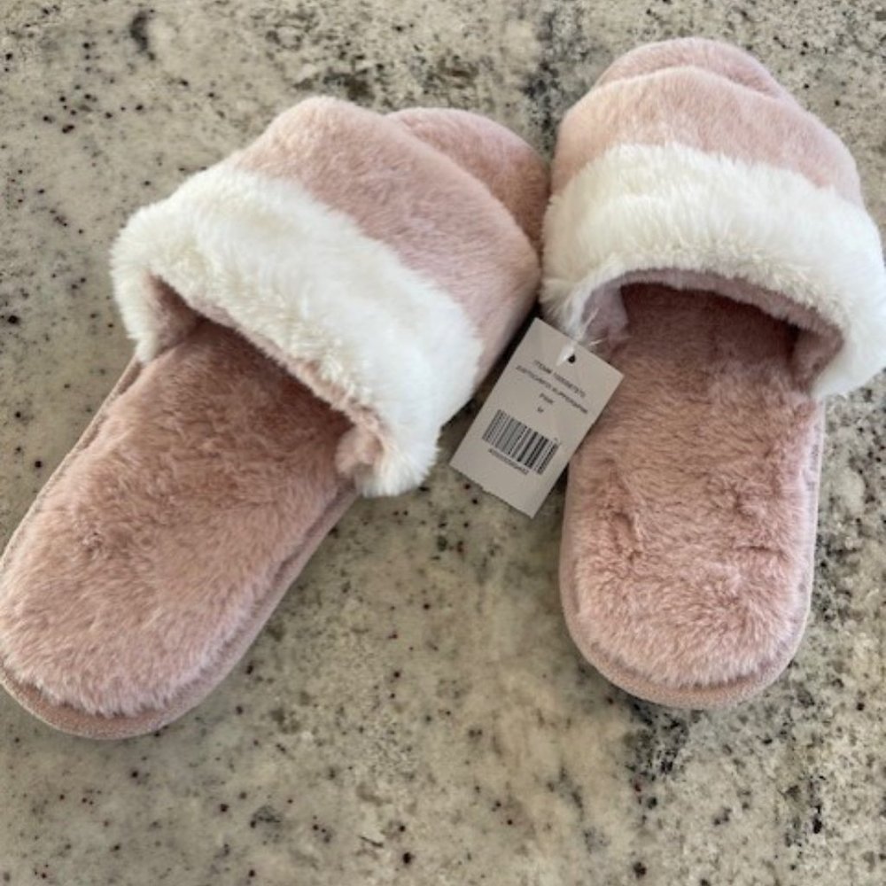 Slippers - Picture 2 of 3